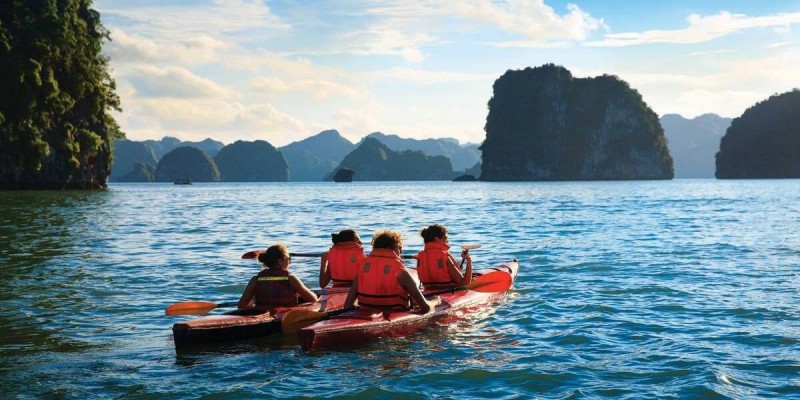 Vietnam Halongbay Kayaking 1200x600