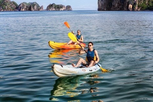 Kayaking HaLong Bay